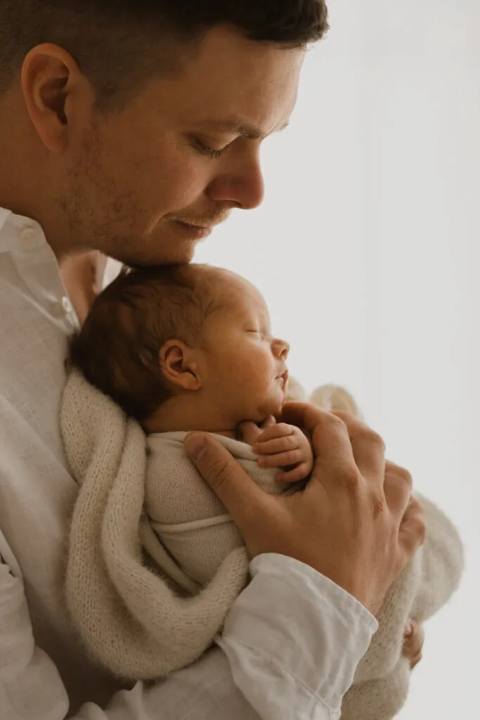 BABYFOTOSHOOTING-Vater und Tochter
